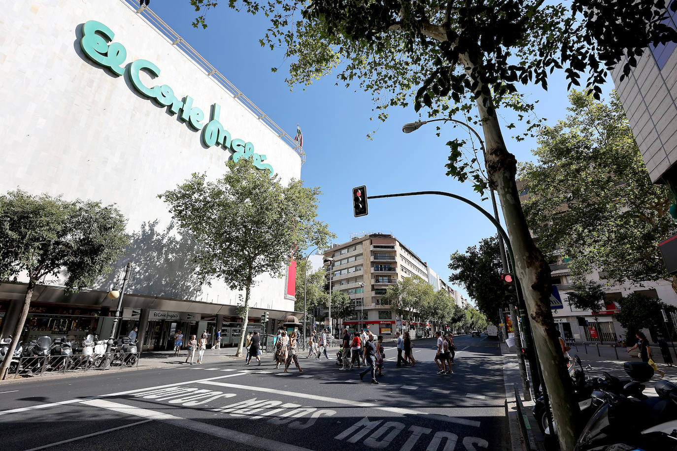 La avenida Ronda de los Tejares en imágenes